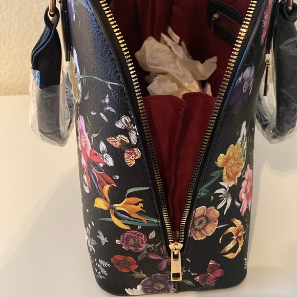 NWT Boutique Floral and Butterfly Print Large Dome Bag - Picture 9 of 11
